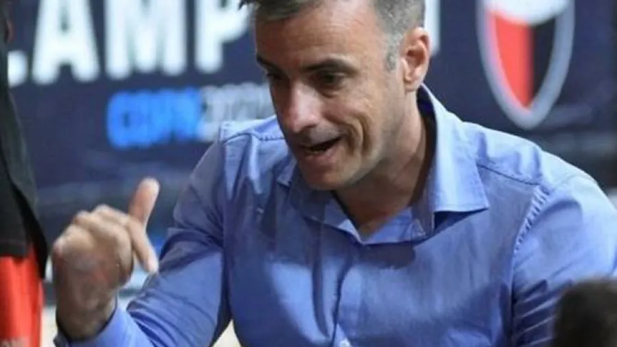 Echagüe sumó a Juan Siemienczuk como nuevo coordinador del básquet masculino Echagüe sumó a Juan Siemienczuk como nuevo coordinador del básquet masculino