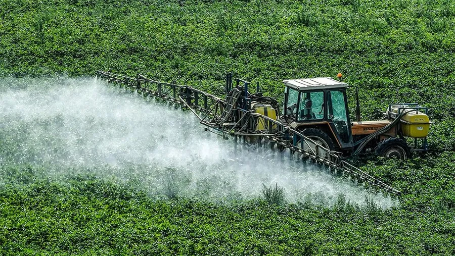 Entre Ríos es considerada una provincia con mucho agrotóxicos y, en consecuencia, con numerosos como alarmantes diagnósticos de cáncer. Entre Ríos es considerada una provincia con mucho agrotóxicos y, en consecuencia, con numerosos como alarmantes diagnósticos de cáncer.