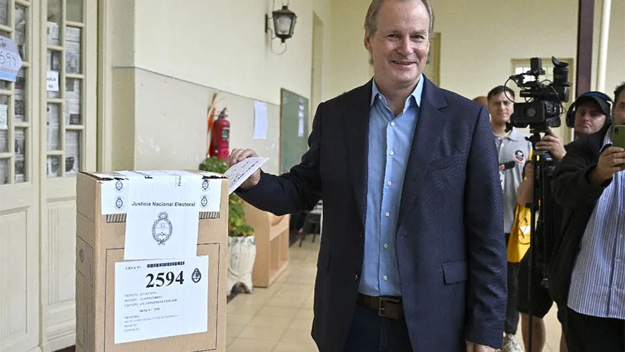El gobernador Gustavo Bordet expresó su optimismo respecto de las elecciones. “Tenemos motivos de sobra para ello”, afirmó. El gobernador Gustavo Bordet expresó su optimismo respecto de las elecciones. “Tenemos motivos de sobra para ello”, afirmó.