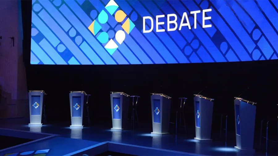 El debate entre los cinco candidatos presidenciales, se realizarán los domingos 1° de octubre en la Universidad Nacional de Santiago del Estero y el 8 de octubre en la Facultad de Derecho de la Universidad de Buenos Aires (UBA). El debate entre los cinco candidatos presidenciales, se realizarán los domingos 1° de octubre en la Universidad Nacional de Santiago del Estero y el 8 de octubre en la Facultad de Derecho de la Universidad de Buenos Aires (UBA).