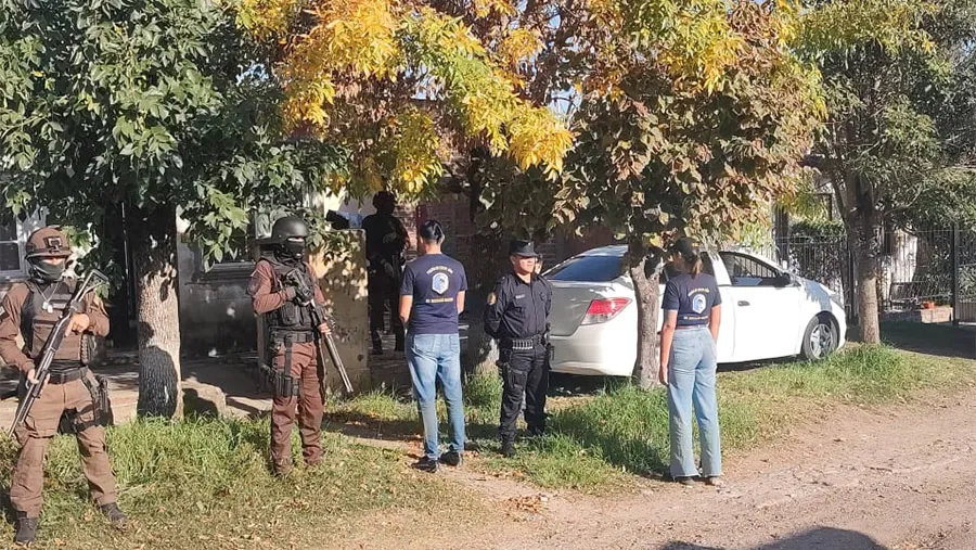 Los procedimientos se realizaron en Ramírez (Departamento Diamante), donde hubo tres detenidos y se secuestró 3 kilos de marihuana. Los procedimientos se realizaron en Ramírez (Departamento Diamante), donde hubo tres detenidos y se secuestró 3 kilos de marihuana.
