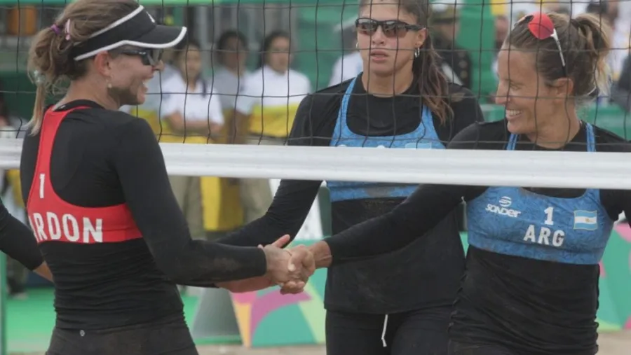 Beach Volley: Estados Unidos le impidió a la nogoyaense Ana Gallay repetir el oro Beach Volley: Estados Unidos le impidió a la nogoyaense Ana Gallay repetir el oro