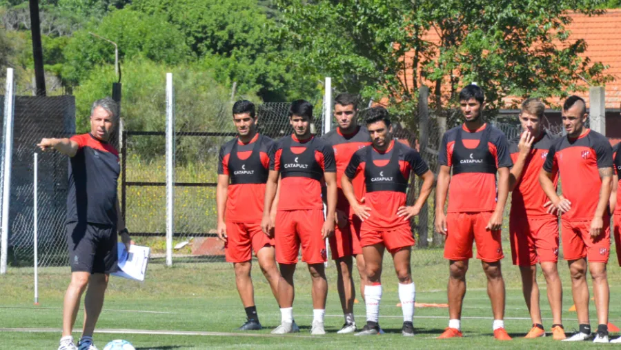 Fútbol: el próximo lunes volverán a entrenar los planteles de Primera División