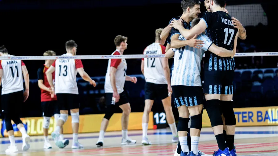 Con el aporte de Luciano Vicentín, Argentina logró un histórico pase a la final de la VNL Con el aporte de Luciano Vicentín, Argentina logró un histórico pase a la final de la VNL