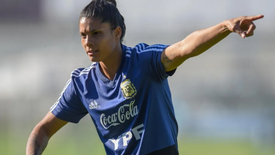Fútbol: citaron a dos entrerrianas para jugar en Quito con la selección argentina femenina Fútbol: citaron a dos entrerrianas para jugar en Quito con la selección argentina femenina