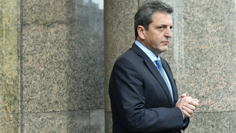 Argentina y el FMI alcanzaron un acuerdo y habrá un desembolso de US$ 7.500 millones en agosto. “Cubren largamente las obligaciones para este año”, afirmó Massa. Argentina y el FMI alcanzaron un acuerdo y habrá un desembolso de US$ 7.500 millones en agosto. “Cubren largamente las obligaciones para este año”, afirmó Massa.