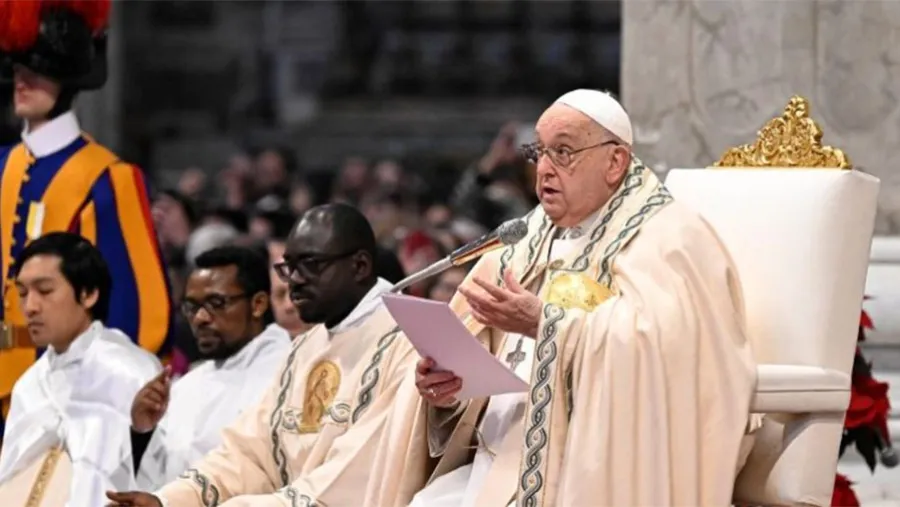 El Papa Francisco presidió la misa de la solemnidad de María, madre de Dios en la basílica de San Pedro. El Papa Francisco presidió la misa de la solemnidad de María, madre de Dios en la basílica de San Pedro.