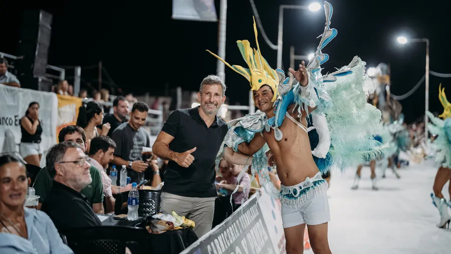 Desde los carnavales de Hasenkamp, el gobenador Frigerio evaluó como positiva la temporada turística en Entre Ríos. Desde los carnavales de Hasenkamp, el gobenador Frigerio evaluó como positiva la temporada turística en Entre Ríos.