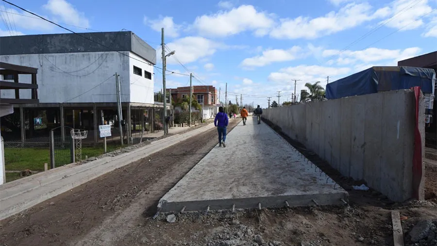 La inversión de la obra de Defensa contra Inundaciones en Villa Paranacito asciende a 2.000 millones de pesos. La inversión de la obra de Defensa contra Inundaciones en Villa Paranacito asciende a 2.000 millones de pesos.