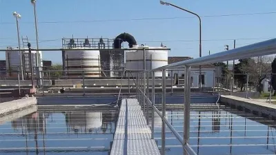 La Municipalidad de Gualeguaychú -con fondos del Gobierno Nacional- lleva adelante el Plan de Saneamiento Urbano con el objetivo de lograr que el 100 por ciento de la ciudad tenga acceso a servicios de agua potable y saneamiento.