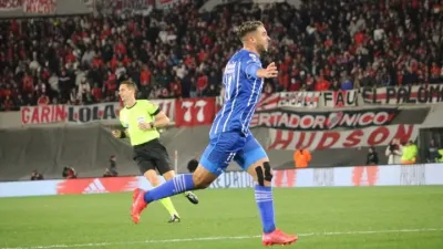Con aporte goleador entrerriano, Godoy Cruz le ganó a River en el Monumental