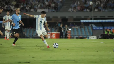 Argentina venció a Uruguay en Montevideo y acaricia la clasificación al Mundial 2026